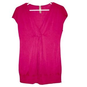 Lush Brand Woman’s V-Neck Fuchsia Short Sleeved Blouse